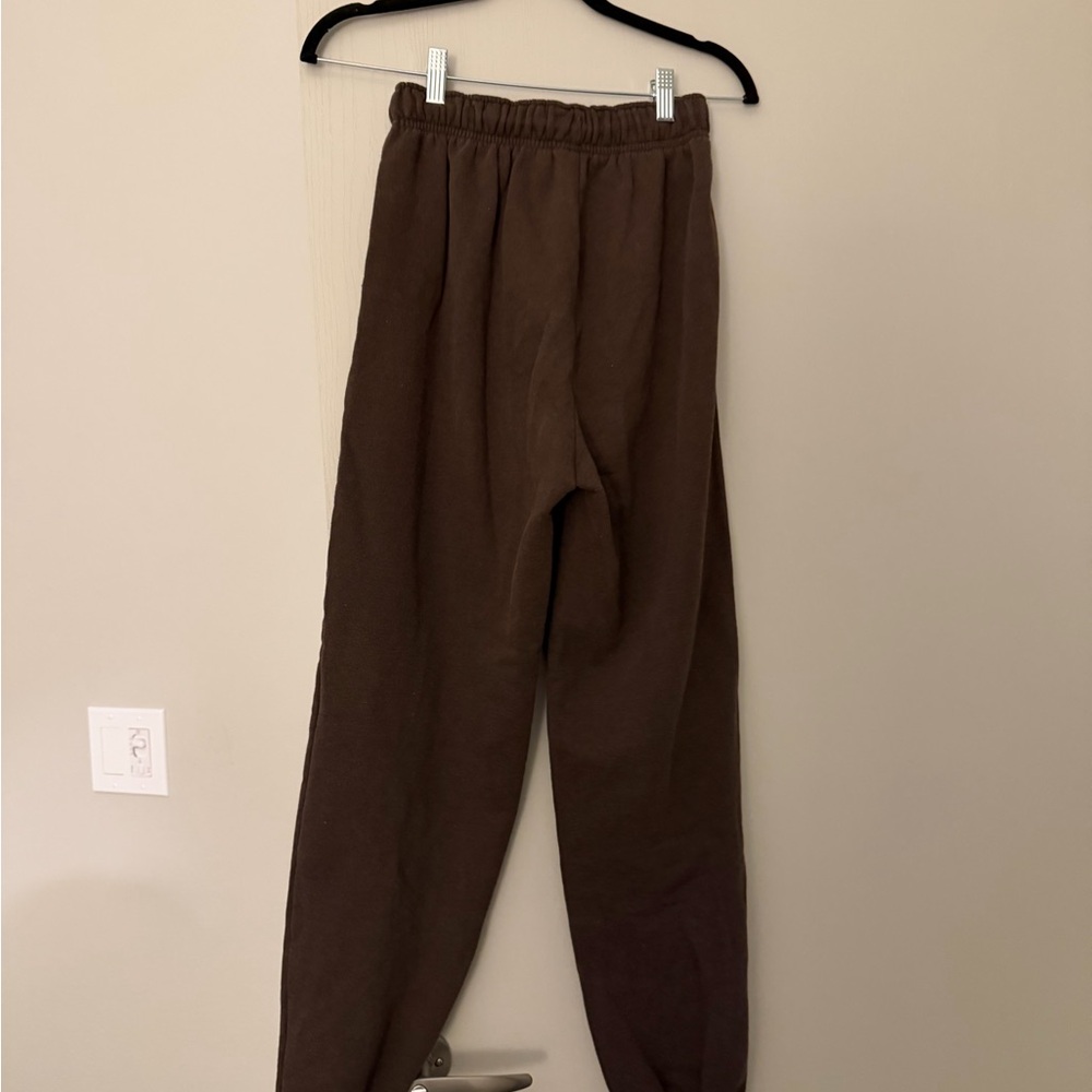 ALO Yoga Brown Track Joggers - Picture 3 of 5